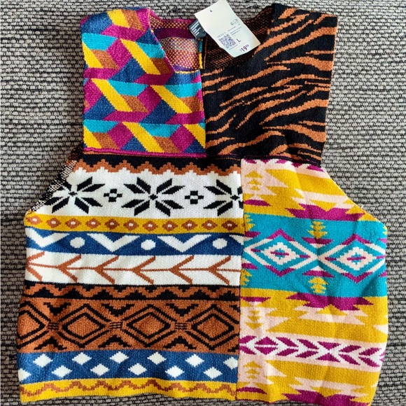 Forever 21 Sweaters - NWT $19.99 Forever 21 Slvlss Knit Multi-color Crop Sweater, Sz L